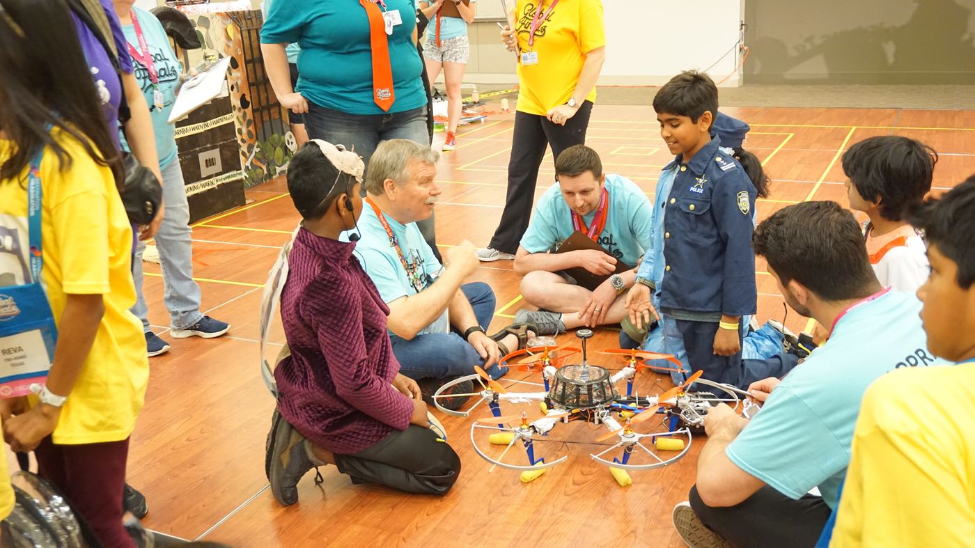 Vivaan of Trailblazers DI: the taxi-to-limousine transformation and technical builds, "On Target" Technical Challenge (2018-19 Season), photo 4 of 6