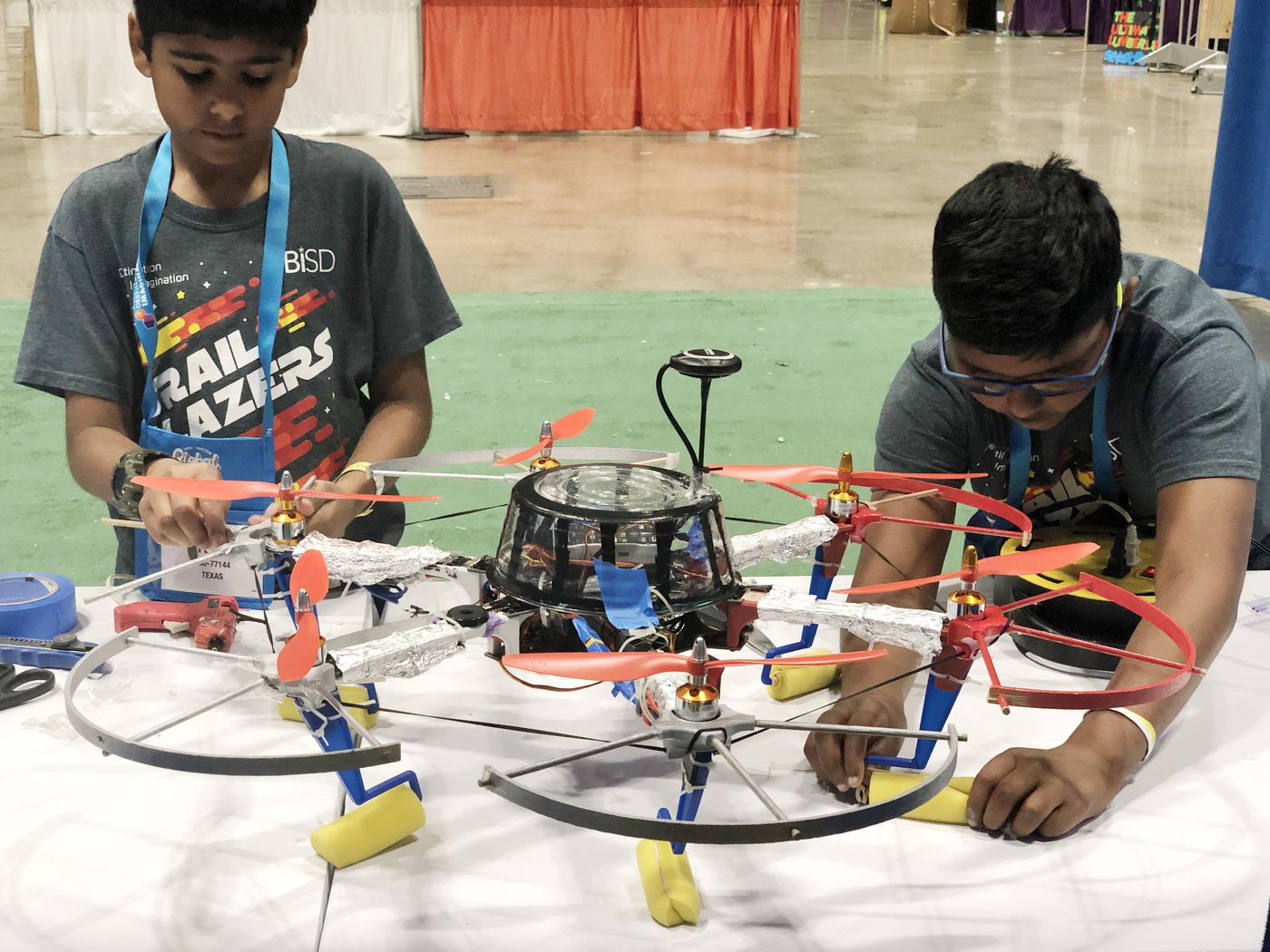 Vivaan of Trailblazers DI: the taxi-to-limousine transformation and technical builds, "On Target" Technical Challenge (2018-19 Season), photo 5 of 6