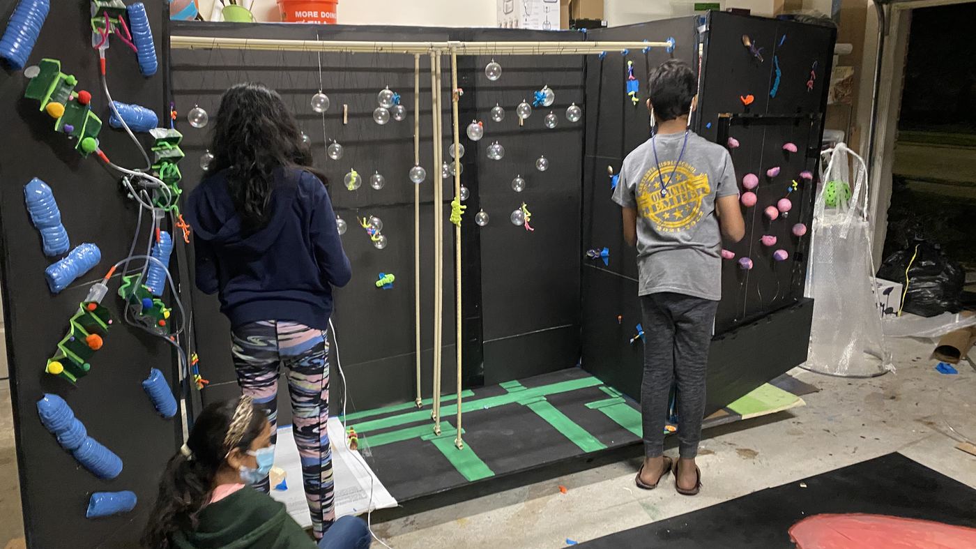 Vivaan of Trailblazers DI: the taxi-to-limousine transformation and technical builds, "Up Close" Technical Challenge (2021-22 Season), photo 2 of 4